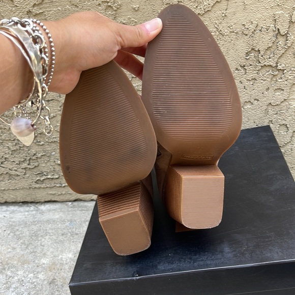 Steve Madden boots! Size 7. Worn once to an inside event. - Picture 3 of 5